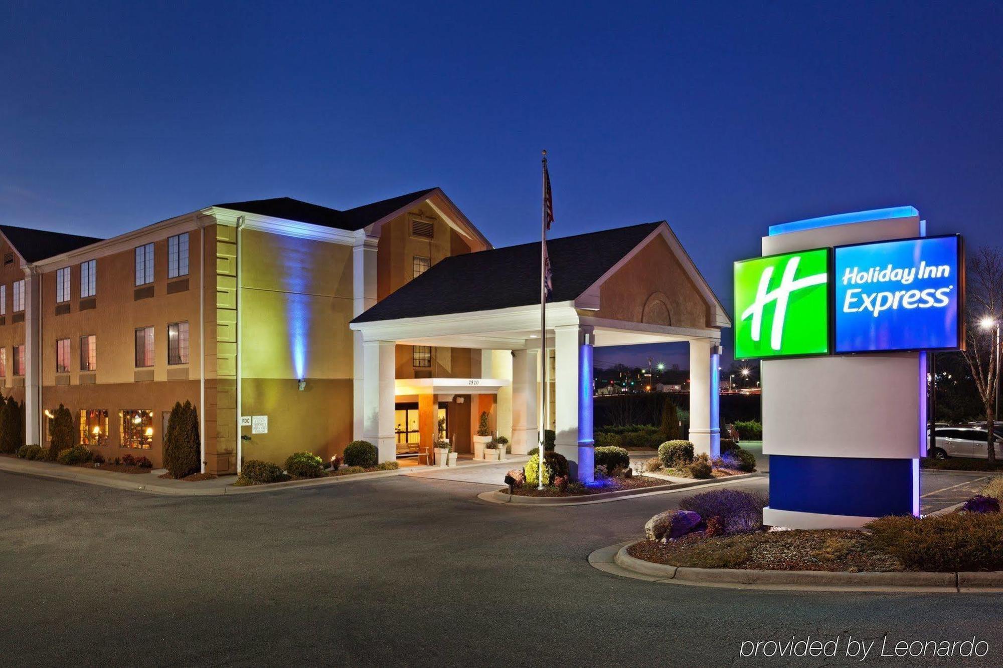 Holiday Inn Express Winston-Salem, An Ihg Hotel Exterior photo