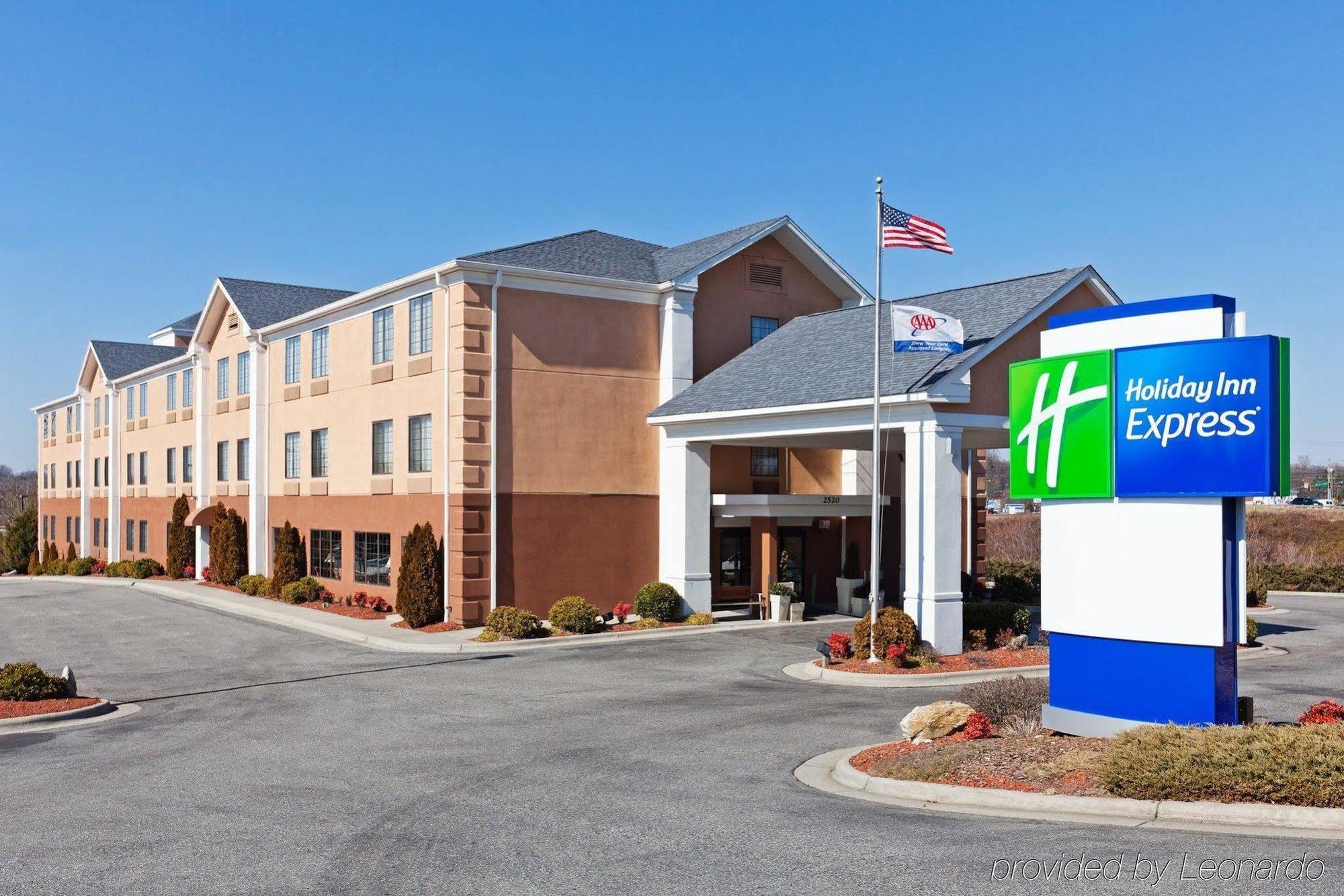 Holiday Inn Express Winston-Salem, An Ihg Hotel Exterior photo