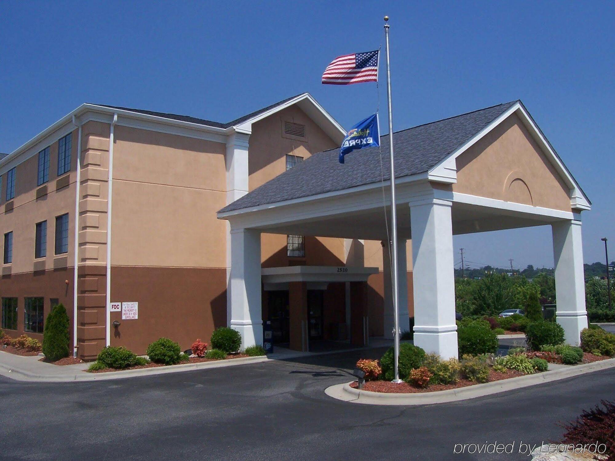 Holiday Inn Express Winston-Salem, An Ihg Hotel Exterior photo