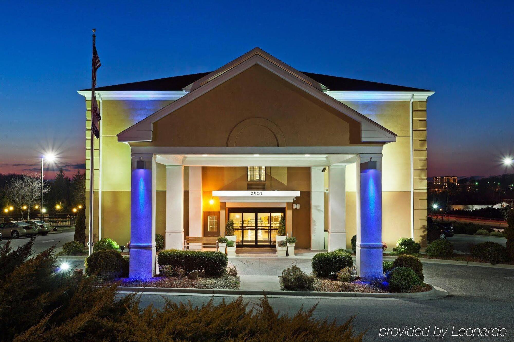 Holiday Inn Express Winston-Salem, An Ihg Hotel Exterior photo